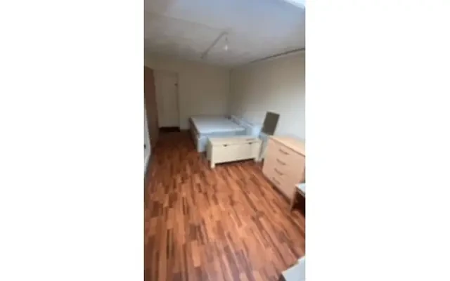 13 Hathway Walk, Saint Jude's, Bristol, UK 1