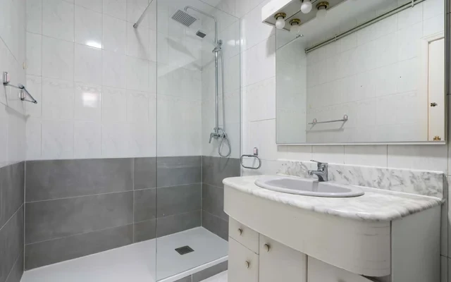 Apartment in Calle de Lopez de Hoyos, Madrid with 2 bedrooms 1