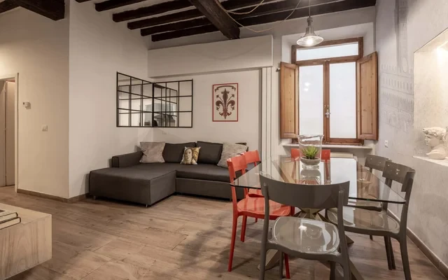 Laurel Apartment 1