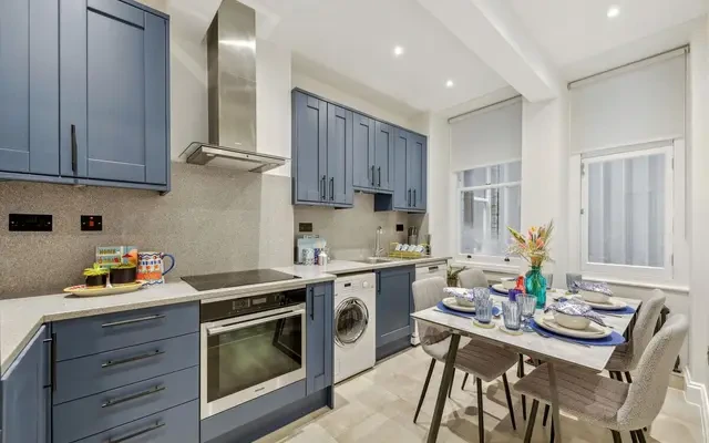 Ridgmount Gardens, London, WC1E 7AU 1