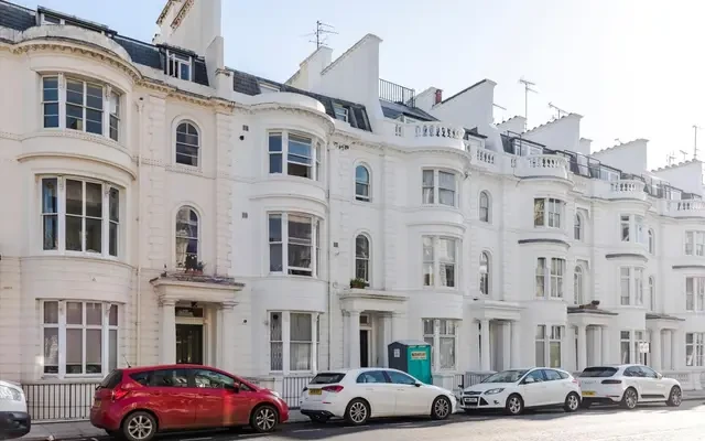 Gloucester Terrace, London, W2 6HP 3