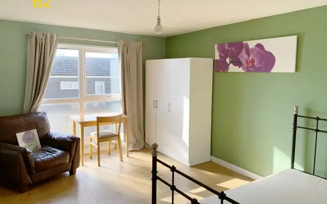 Entire Place·4B2B···Lismore 1