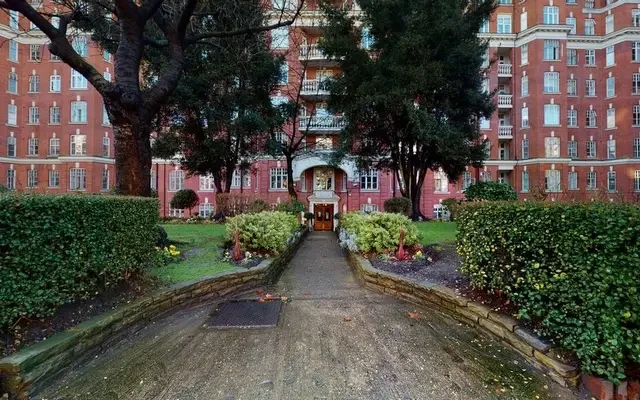 Clive Court 13316# 1