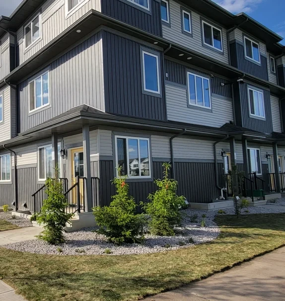 1 Bed Plus Den & 2 Bedroom Townhomes (14 plex)