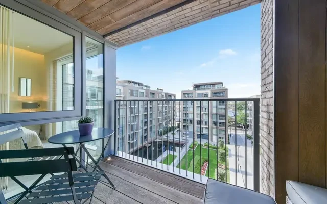 Woodford House, 4 Thurstan Street, Chelsea, London, SW6 2GB 1
