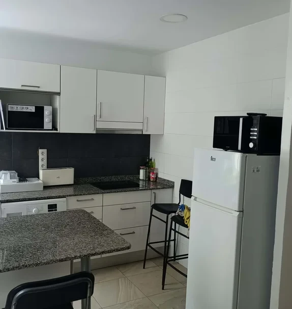 Apartment in Calle Bernardo de la Torre, Las Palmas de Gran Canaria for 80 m² with 1 bedrooms