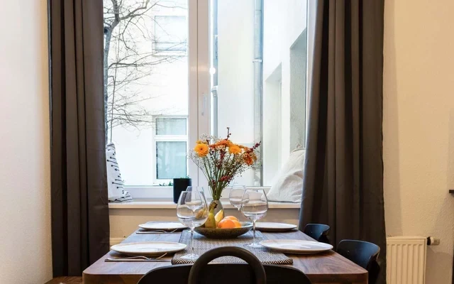 1- Zimmer Wohnung mit modernem Interior 3