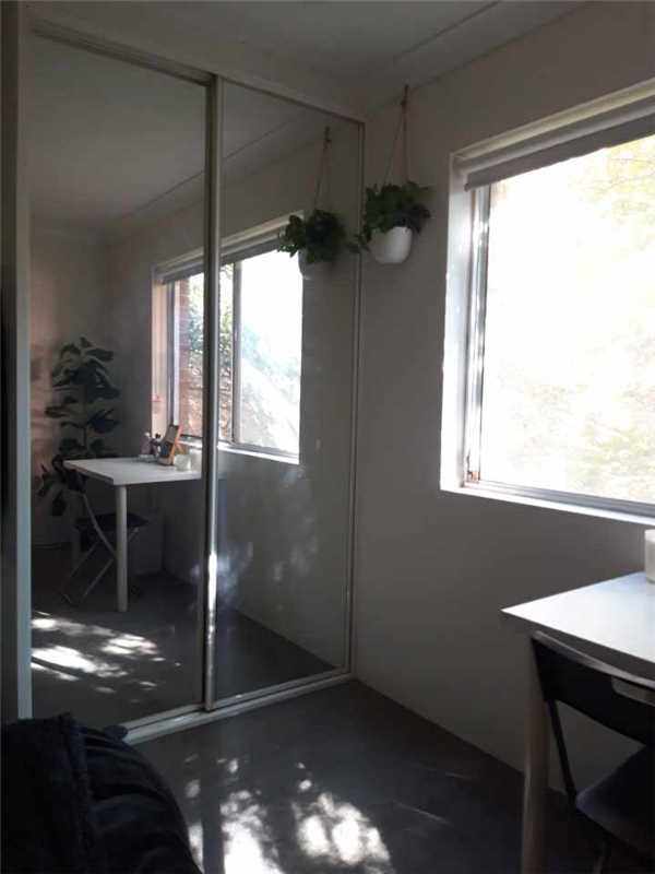 122 Todman Avenue 2