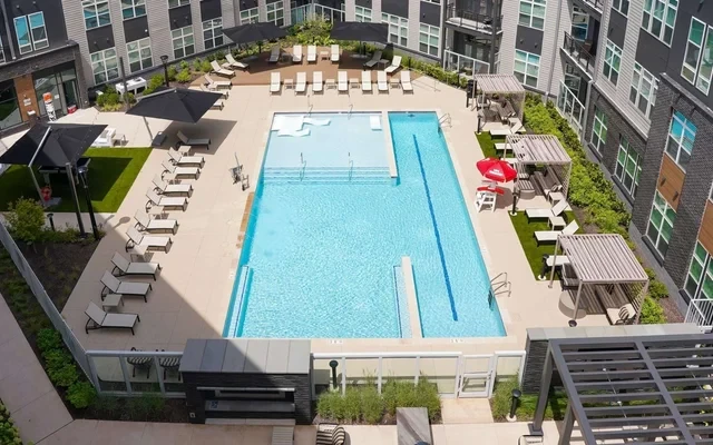 Preserve at Westfields - alloggio per studenti a Contea di Fairfax - piscina