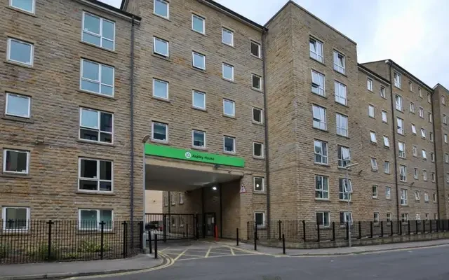 iQ Little Aspley House 1