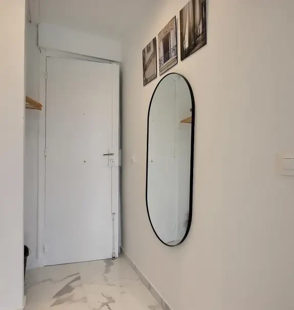 studio near Boulevard des Sablons