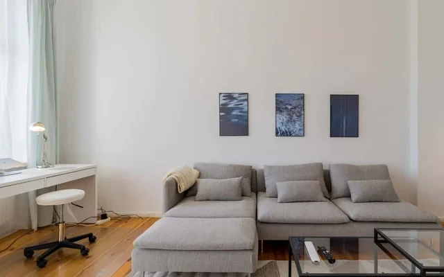 Moderne, geraeumige und helle Zweiraumwohnung mit Balkon 3