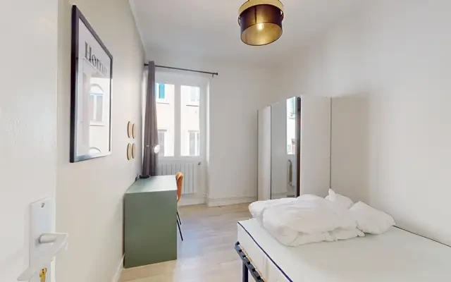 Sunny single bedroom in Gratte Ciel 4