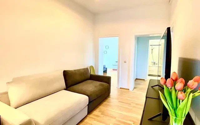 Frank: Schoenes 3-Zimmer-Apartment mit 2 Balkonen in Friedrichshain 3
