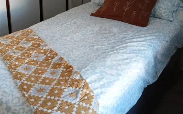Bed in a cosy twin bedroom, in Drumcondra 0