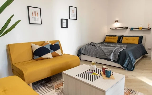 COZY APARTMENT (up to 4) with LIVING AREA, DOUBLE BEDROOM, lovely balcony, 15 min to ROME-DOWNTOWN #R10 0