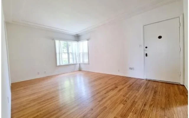 2600 Santa Monica Blvd 2