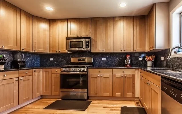 Home Like Cozy Townhouse in Historical Bridgeport 2
