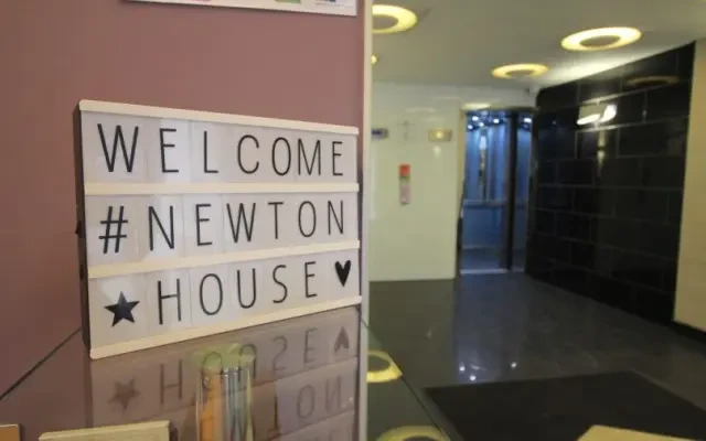 Newton House 0