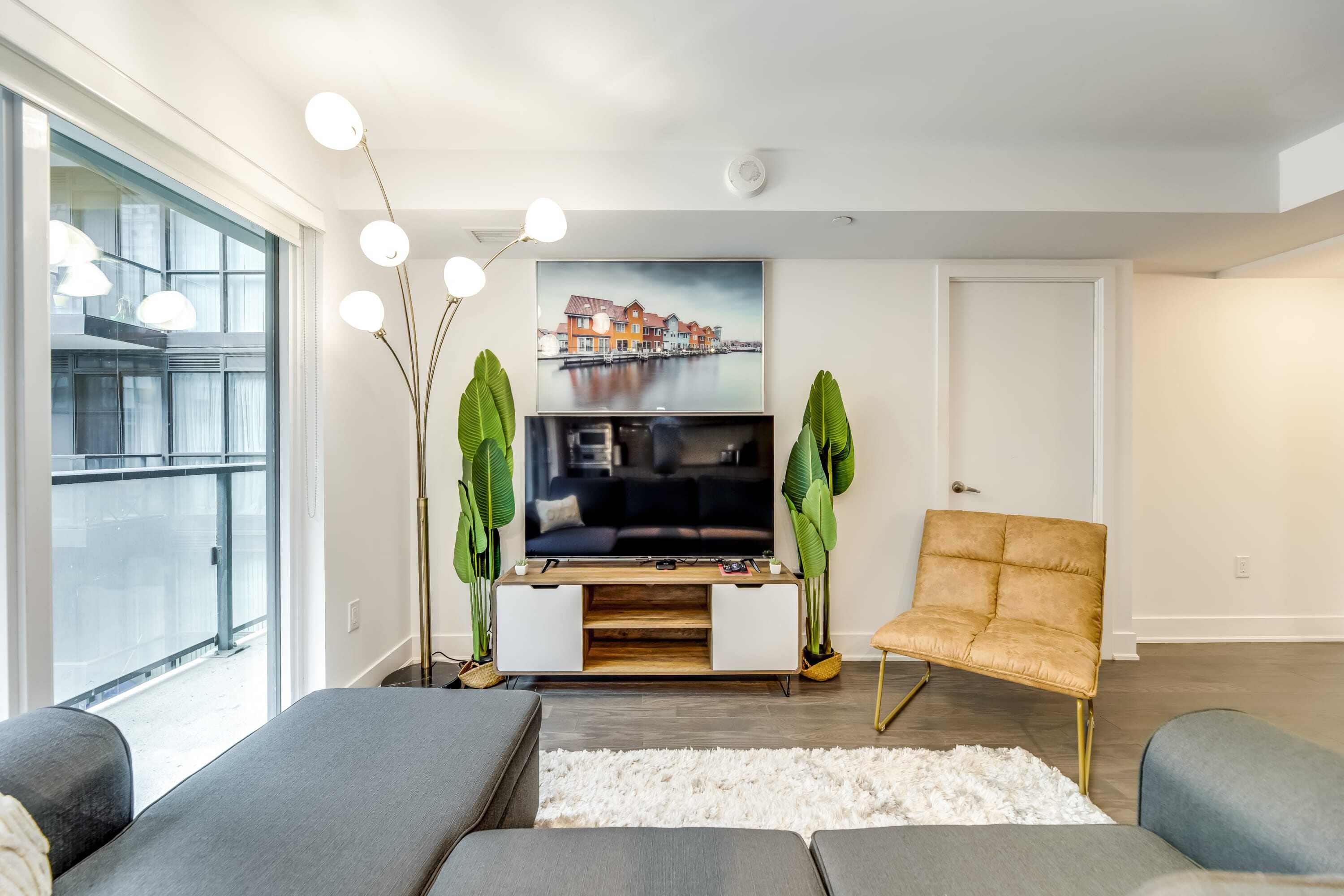 955 bay st. 3