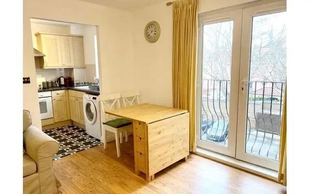 William Street, BS3 4AP 2