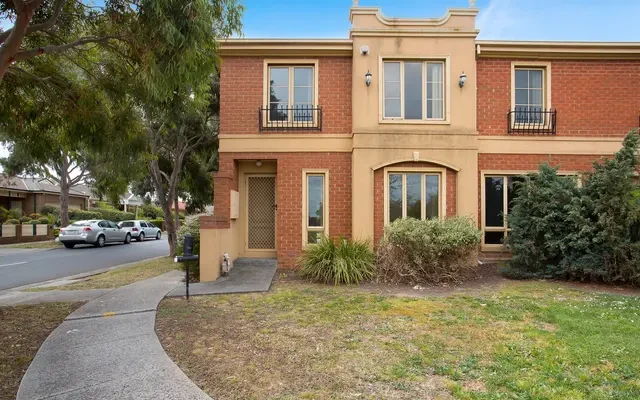 9 Garden Close, Kingsbury 0