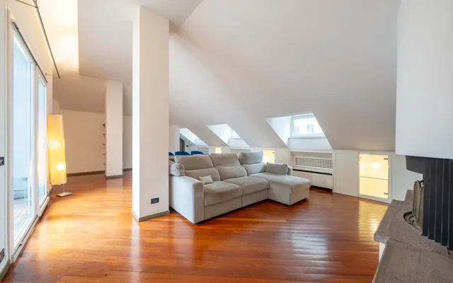 Apartment in Via della Moscova, Milano for 120 m² with 2 bedrooms 2