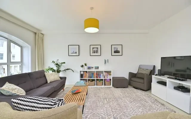 Gloucester Avenue, Primrose Hill, London, NW1 7BB 4