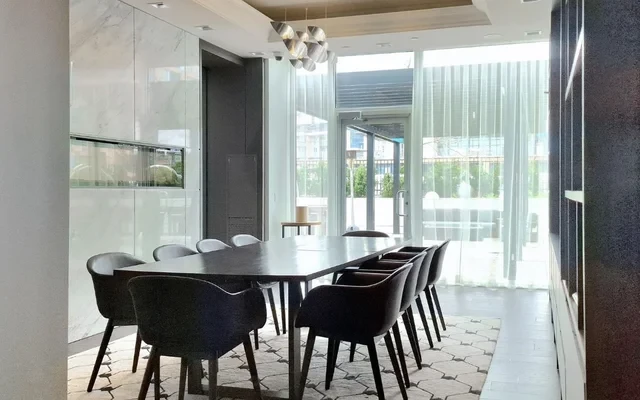The Signature Condominium 4