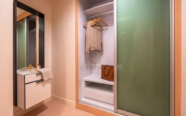 Ideo Sathorn-Taksin - Bangkok student accommodation - 1 Bedroom / 1 Bathroom with Bathtub