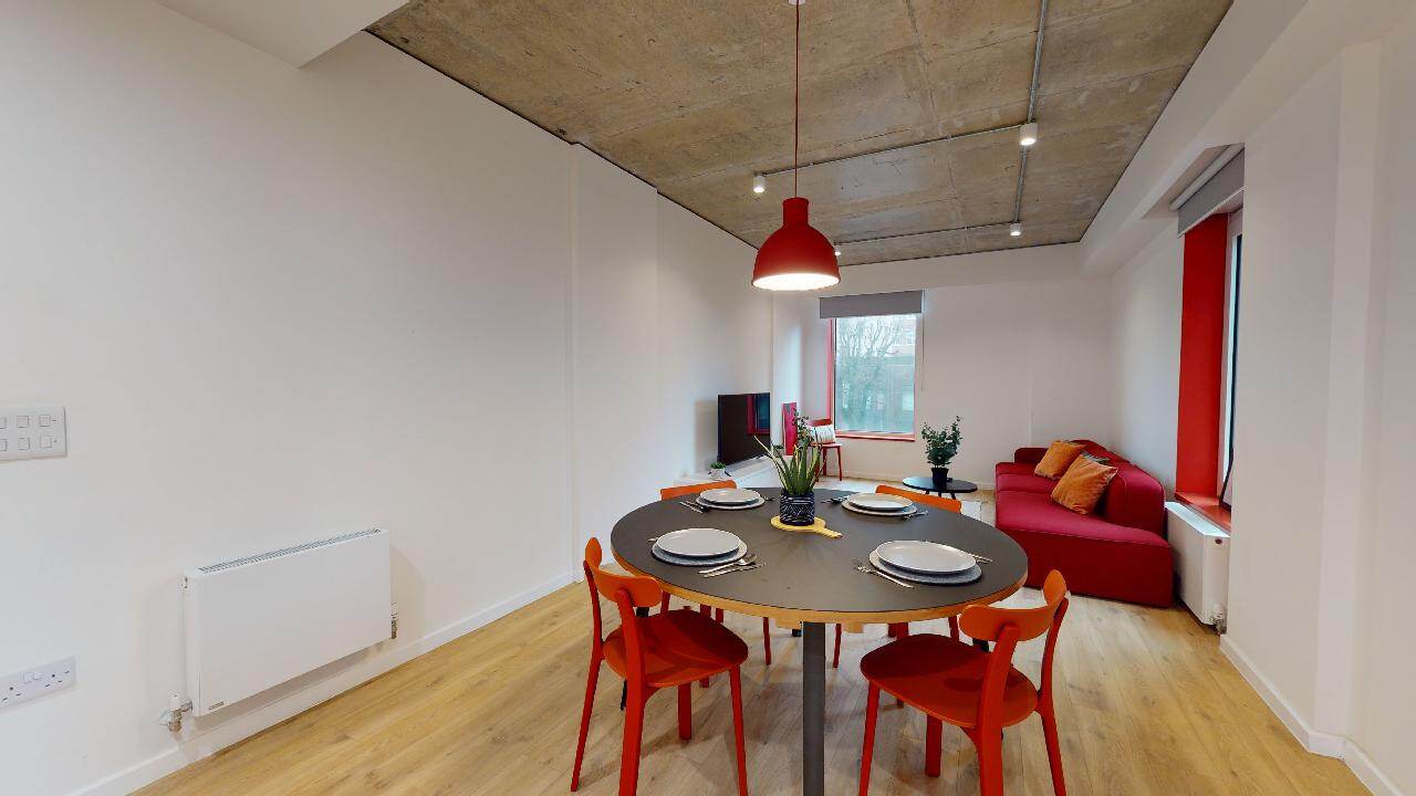 Silver En Suite Plus