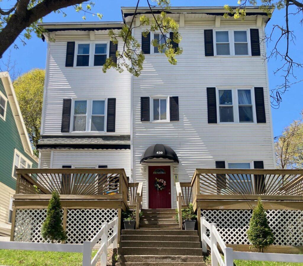 430 Columbus Ave Apt 3