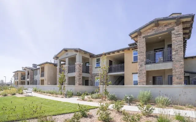 Hollister Village 2