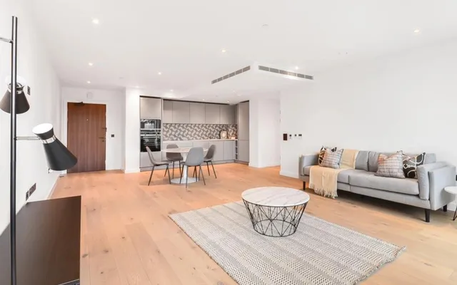 LH-Clarendon Court 0