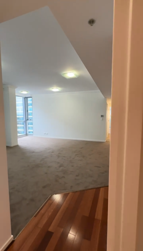 2 Cunningham St