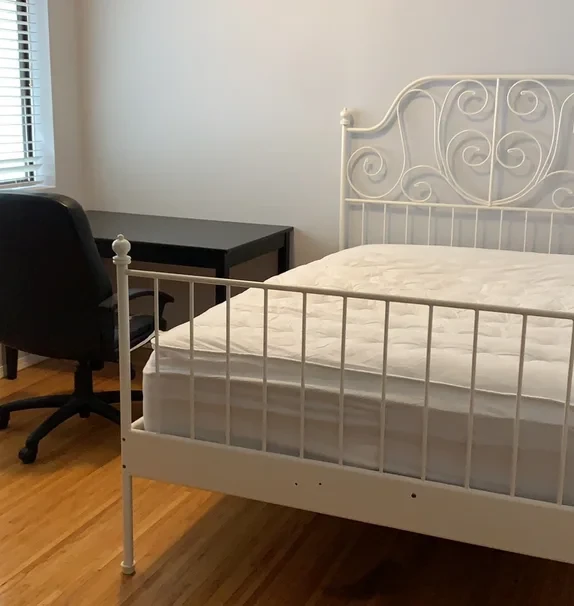 Shared Place·5B4B···4758 Pender St