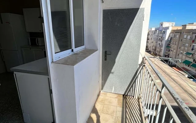 Calle Reig Genoves Valencia 46019 Spain 4