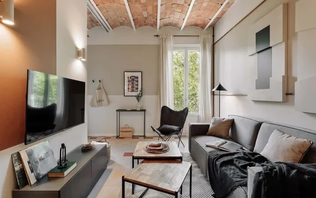 Indiana - 2 bedrooms, office and balcony in Eixample Dreta 1