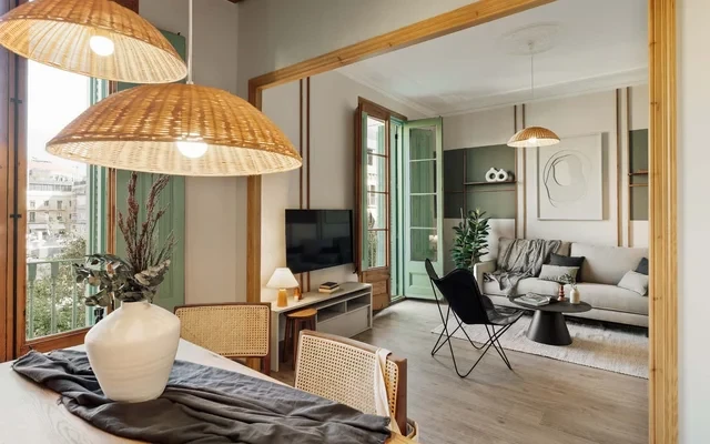 Chixoy - 3 bedrooms and balcony in Eixample Dreta 1