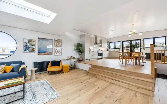 Cheyne Walk, London, SW10 0DG 4