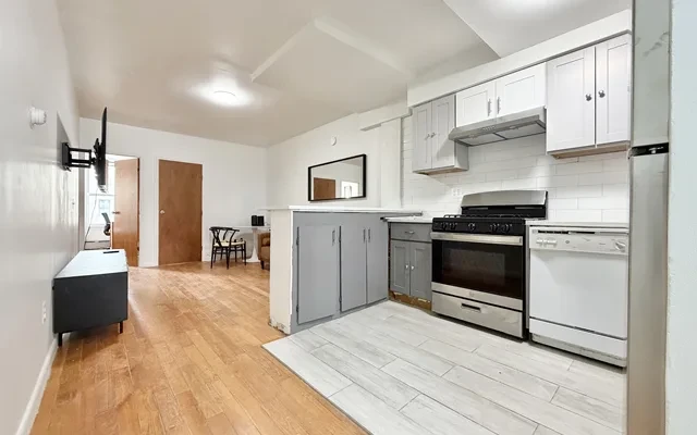 1993 3rd Avenue, New York 3