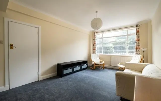 Balham High Road, London, SW17 7JY 1