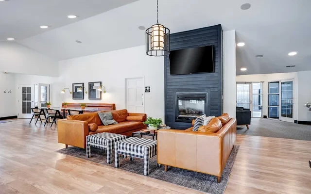 Campus Court Lexington – Studentenunterkunft in Lexington KY – Clubhaus