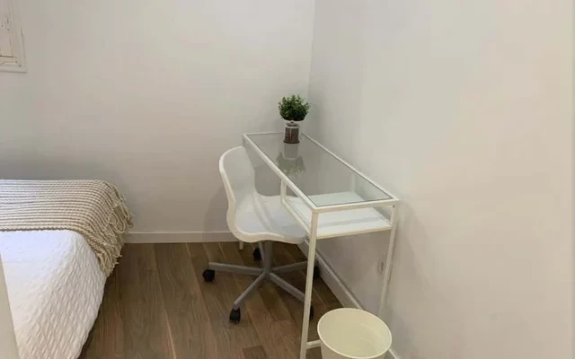 Appartamento minimalista a Madrid, Calle Valencia 4