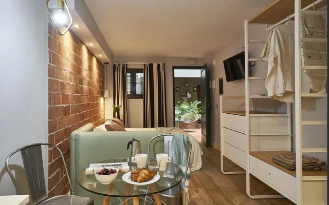 Confy studio right in the city centre, steps from the BeachCarrer de Guardia 0