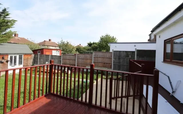 apartment in Ilford 4