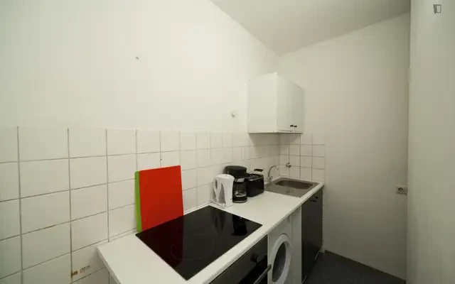 Tasteful single bedroom near the Bonner Platz metro 2