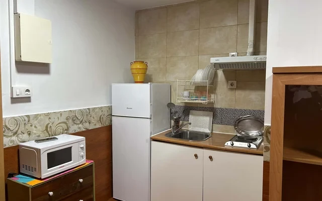 SE ALQUILA APARTAMENTO AMUEBLADO NUMERO 5 2