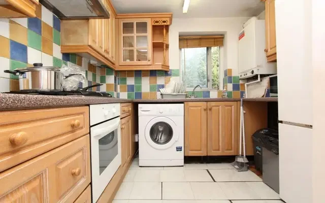 apartment in Mile End 2
