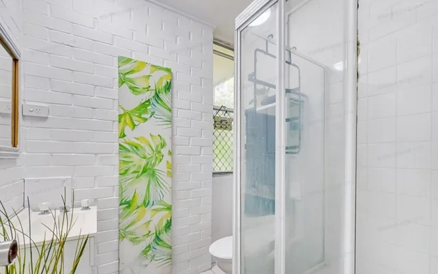 124 SIR FRED SCHONELL DRIVE 4